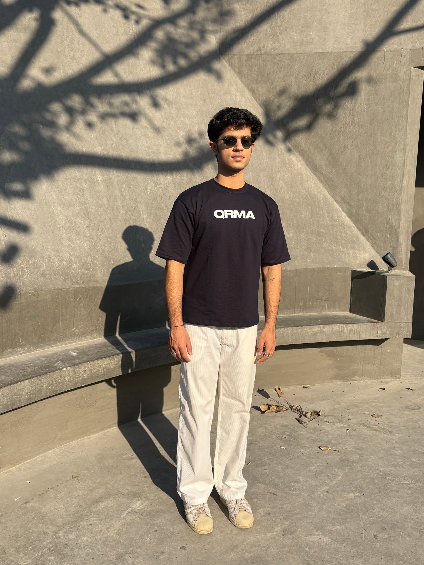 ROYAL ROOTS TEE IN DARK NAVY